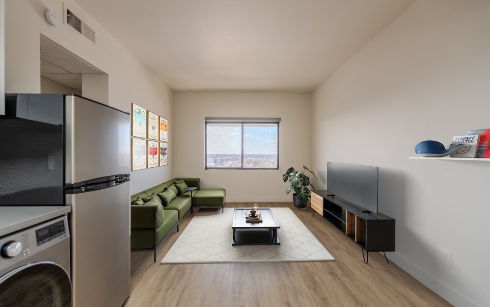 B1 - 2 bedroom floorplan layout with 1 bathroom and 600 square feet (Living Room)